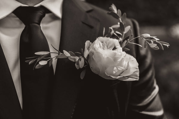 2025 Groom Style Guide: Trending Men’s Wedding Suit Colors You’ll Want to Wear